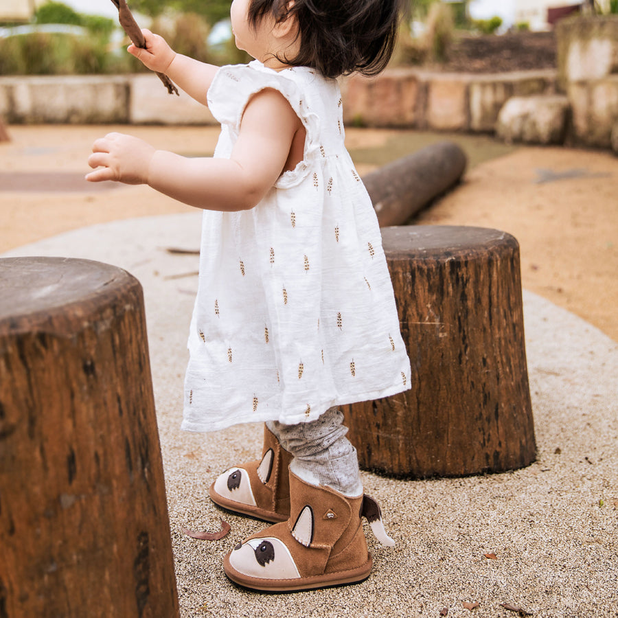 UGG キッズ ブラウン ブーツ ファスナー付き 新品 UGG キッズブーツ ブラウン/レインボー - メルカリ